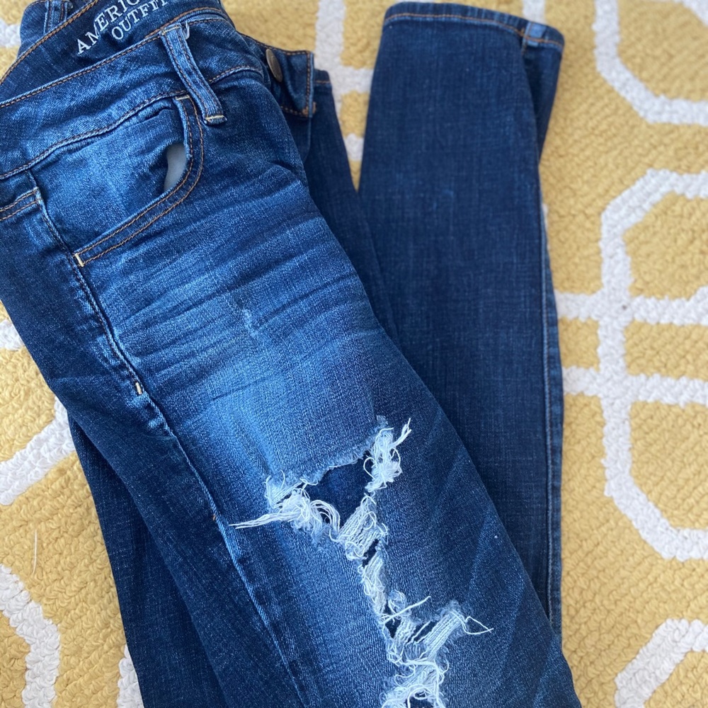 American eagle ripped jeans size 6